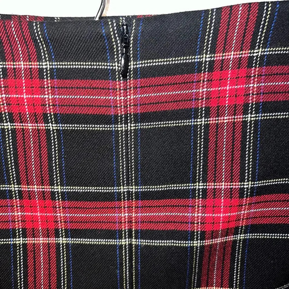 Zara, S,Academic red black plaid checkered mini skirt with off-center vent. - Picture 4 of 5